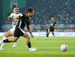 Hodak Akui Kegagalan Persib, Strategi Butuh Perbaikan Drastis